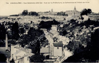 Carte postale ancienne Vue Générale côté Est - Vue sur la Préfecture, la Cathédrale et l'Hôtel-de-Ville — Angoulême (Charente)