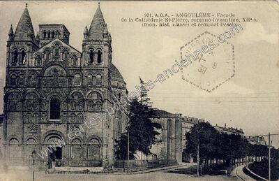 Carte postale ancienne Façade de la Cathédrale St-Pierre, romano-byzantine, XIIe s. (mon. hist — Angoulême (Charente)