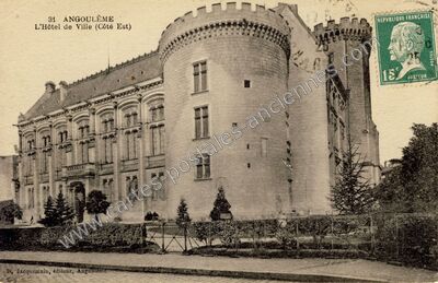 Carte postale ancienne L'Hôtel de Ville (Côté Est) — Angoulême (Charente)