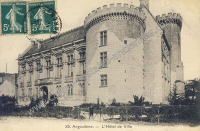 Carte postale ancienne L'Hôtel de Ville — Angoulême (Charente)