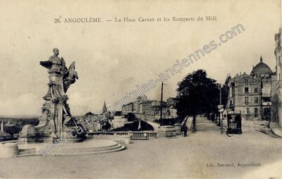 Carte postale ancienne La Place Carnot et les Remparts du Midi — Angoulême (Charente)
