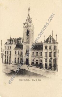 Carte postale ancienne Hôtel de Ville — Angoulême (Charente)