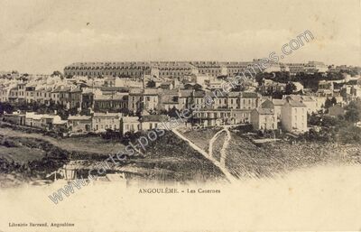 Carte postale ancienne Les Casernes — Angoulême (Charente)