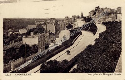 Carte postale ancienne Vue prise du Rempart Desaix — Angoulême (Charente)