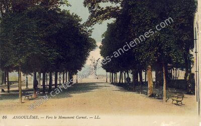 Carte postale ancienne Vers le Monument Carnot — Angoulême (Charente)
