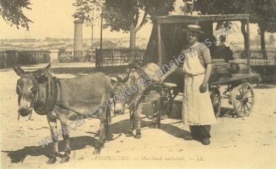 Carte postale ancienne Marchand ambulant — Angoulême (Charente)