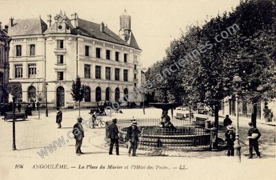 Carte postale ancienne La Place du Múrier et l'Hôtel des Postes — Angoulême (Charente)