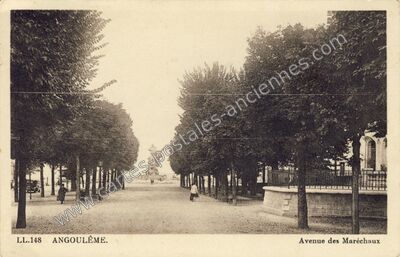 Carte postale ancienne Avenue des Maréchaux — Angoulême (Charente)