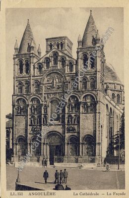 Carte postale ancienne La Cathédrale - La Façade — Angoulême (Charente)