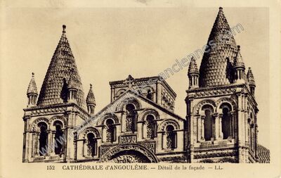 Carte postale ancienne Cathédrale — Détail de la façade — Angoulême (Charente)