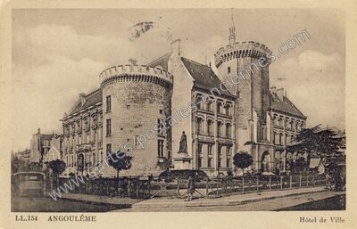 Carte postale ancienne Hôtel de Ville — Angoulême (Charente)