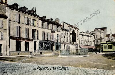 Carte postale ancienne Place Bouillaud — Angoulême (Charente)