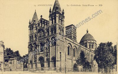 Carte postale ancienne La Cathédrale Saint-Pierre — Angoulême (Charente)