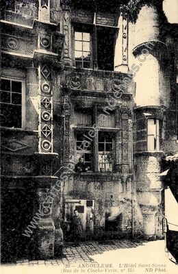 Carte postale ancienne L'Hôtel Saint-Simon (Rue de la Cloche-Verte, n° 15) — Angoulême (Charente)