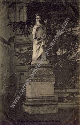 Carte postale ancienne Statue de Marguerite de Valois — Angoulême (Charente)