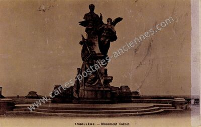 Carte postale ancienne Monument Carnot — Angoulême (Charente)