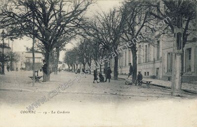 Carte postale ancienne La Corderie — Cognac (Charente)
