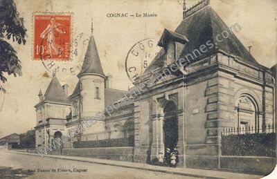 Carte postale ancienne Le Musée — Cognac (Charente)
