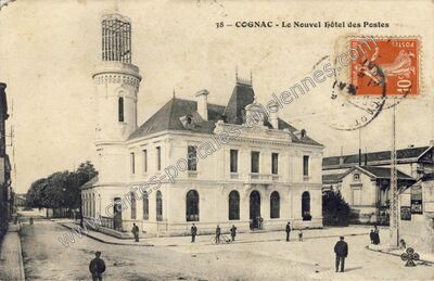 Carte postale ancienne Le Nouvel Hôtel des Postes — Cognac (Charente)