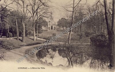 Carte postale ancienne L'Hôtel de Ville — Cognac (Charente)