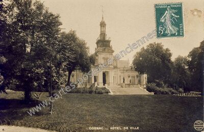 Carte postale ancienne Hôtel de Ville — Cognac (Charente)