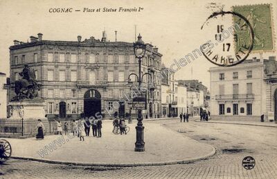 Carte postale ancienne Place et Statue François Ier — Cognac (Charente)