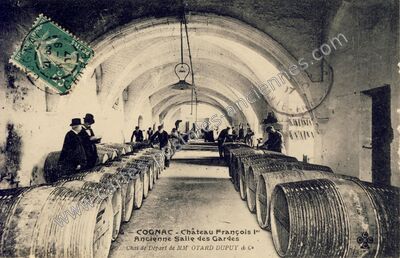 Carte postale ancienne Château François 1er, Ancienne Salle des Gardes — Cognac (Charente)