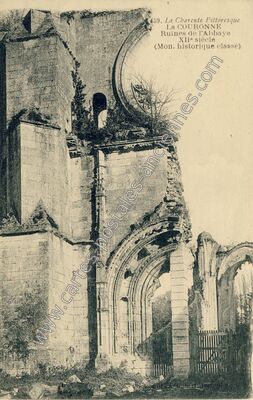 Carte postale ancienne Ruines de l'Abbaye XIIe siècle — La Couronne (Charente)