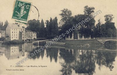 Carte postale ancienne Les Moulins, le Square — Jarnac (Charente)