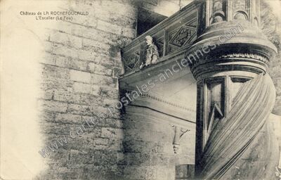 Carte postale ancienne Chateau de La Rochefoucauld — La Rochefoucauld (Charente)