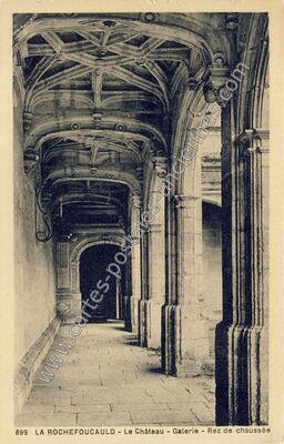 Carte postale ancienne Le Château - Galerie - Rez de chaussée — La Rochefoucauld (Charente)