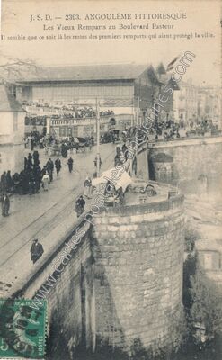 Carte postale ancienne Les Vieux Remparts au Boulevard Pasteur — Angoulême (Charente)