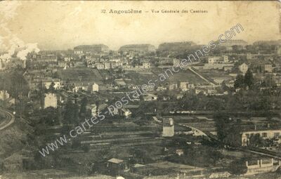 Carte postale ancienne Vue Générale des Casernes — Angoulême (Charente)