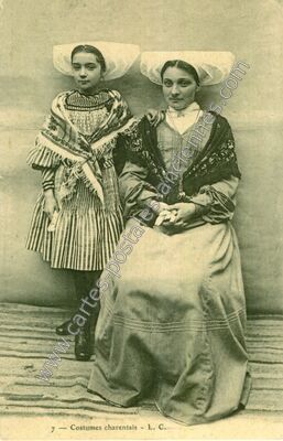 Carte postale ancienne Costumes Charentais — Non Localisée (Charente-Maritime)