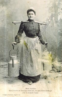 Carte postale ancienne Laitiere — Non Localisée (Charente-Maritime)