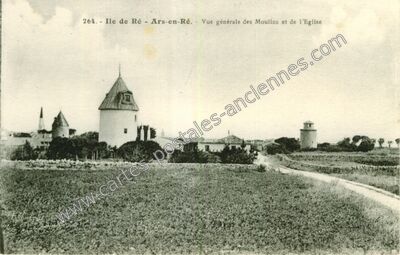 Carte postale ancienne Vue générale des Moulins et de l'Eglise — Ars-en-Ré (Charente-Maritime)
