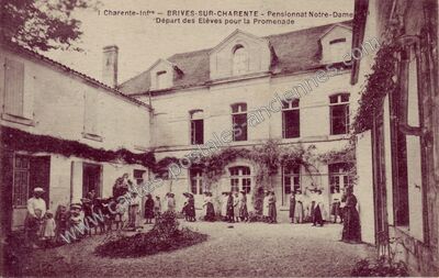 Carte postale ancienne Pensionnat Notre-Dame — Brives-sur-Charente (Charente-Maritime)