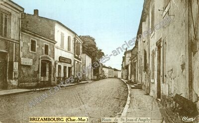 Carte postale ancienne Route de St-Jean-d'Angély — Brizambourg (Charente-Maritime)