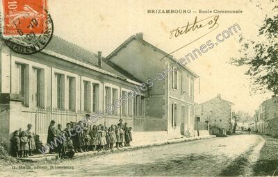 Carte postale ancienne Ecole Communale — Brizambourg (Charente-Maritime)