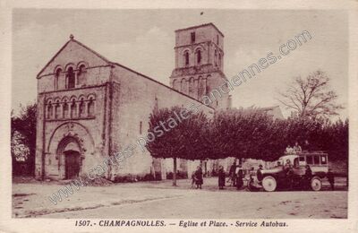 Carte postale ancienne Eglise et Place. - Service Autobus — Champagnolles (Charente-Maritime)