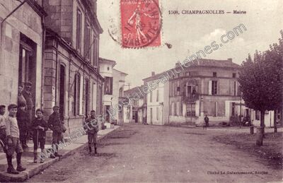 Carte postale ancienne Mairie — Champagnolles (Charente-Maritime)