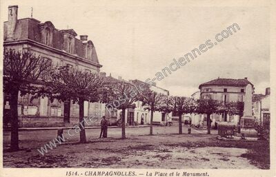 Carte postale ancienne La Place et le Monument — Champagnolles (Charente-Maritime)