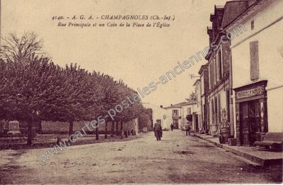 Carte postale ancienne Rue Principale et un Coin de la Place de l'Église — Champagnolles (Charente-Maritime)