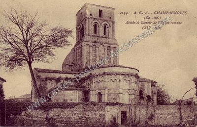Carte postale ancienne Abside et Clocher de l'Église romane — Champagnolles (Charente-Maritime)