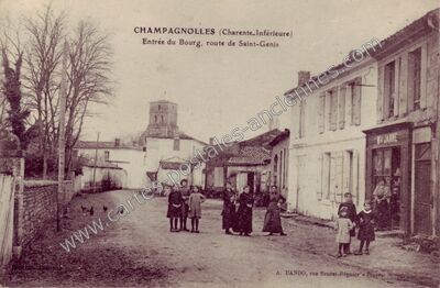 Carte postale ancienne Entrée du Bourg, route de Saint-Genis — Champagnolles (Charente-Maritime)