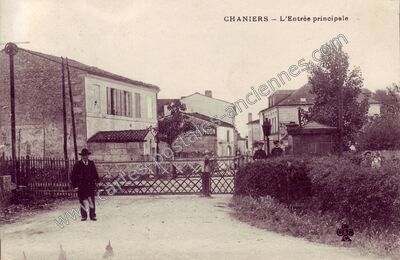 Carte postale ancienne L'Entrée principale — Chaniers (Charente-Maritime)