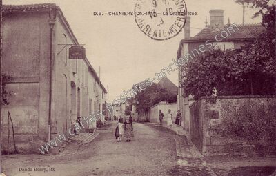 Carte postale ancienne La Grande Rue — Chaniers (Charente-Maritime)