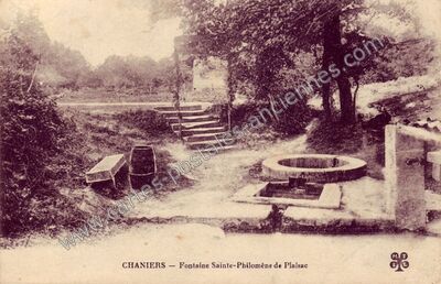 Carte postale ancienne Fontaine Sainte-Philomène de Plaisac — Chaniers (Charente-Maritime)