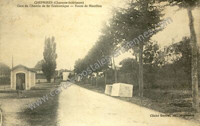 Carte postale ancienne Gare du Chemin de fer Économique — Route de Montlieu — Chepniers (Charente-Maritime)
