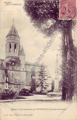 Carte postale ancienne Eglise et Croix hozannière — Chermignac (Charente-Maritime)